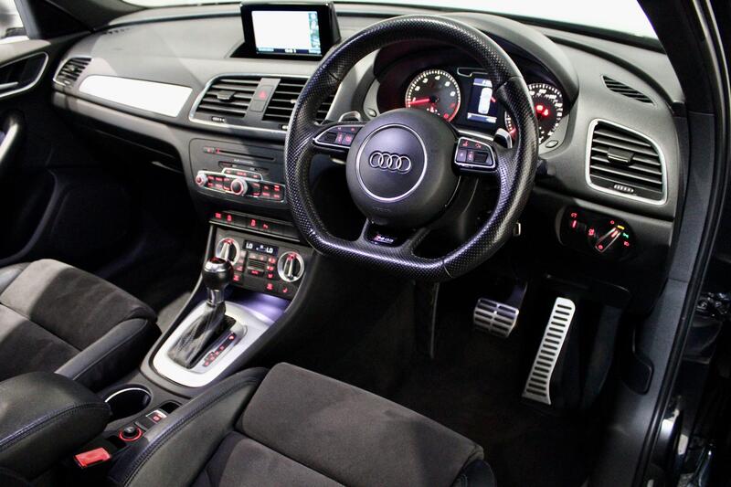 AUDI RS Q3