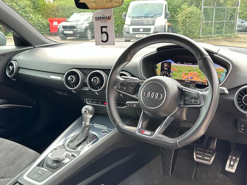 AUDI TT