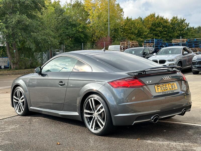 AUDI TT