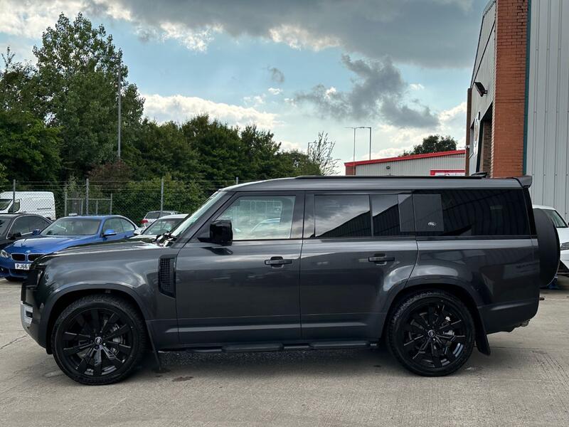 LAND ROVER DEFENDER 130