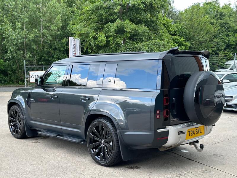 LAND ROVER DEFENDER 130