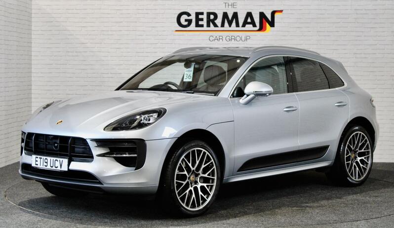 PORSCHE MACAN