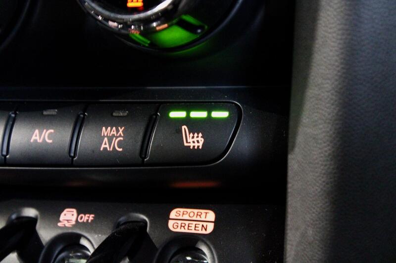 MINI HATCH