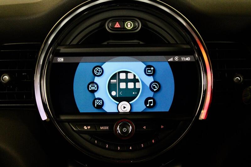 MINI HATCH