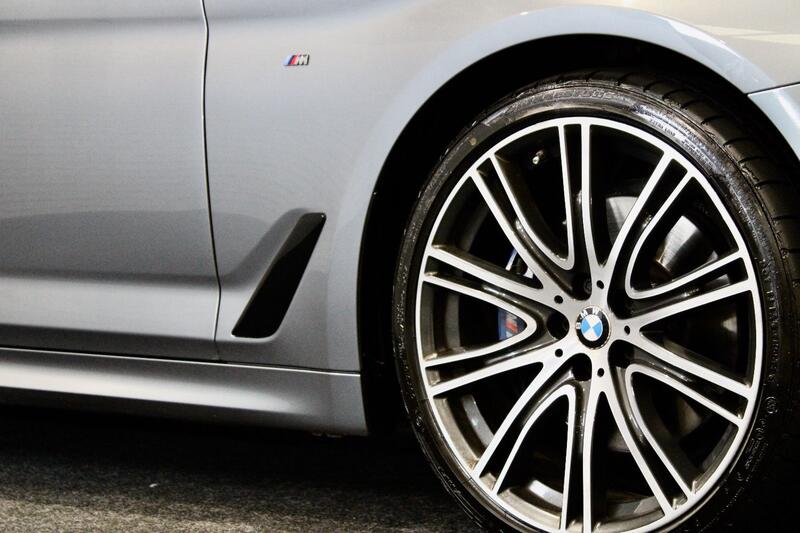 BMW 5 SERIES