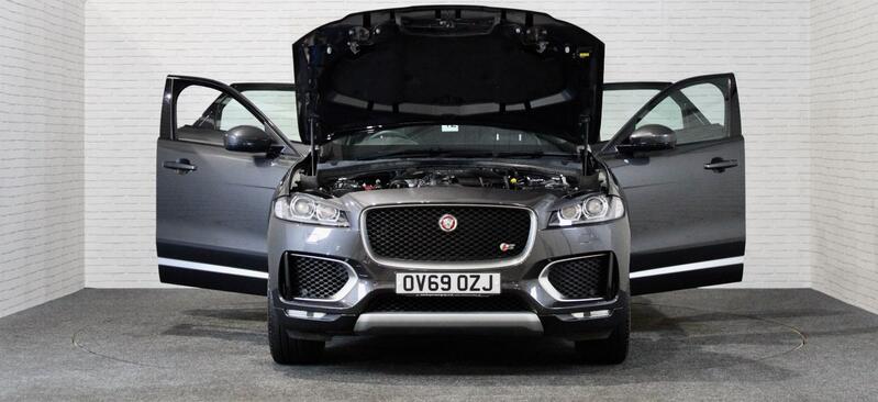 JAGUAR F-PACE