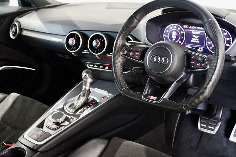 AUDI TT
