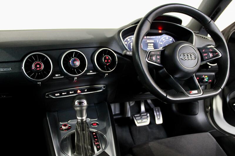 AUDI TT