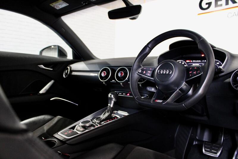AUDI TT