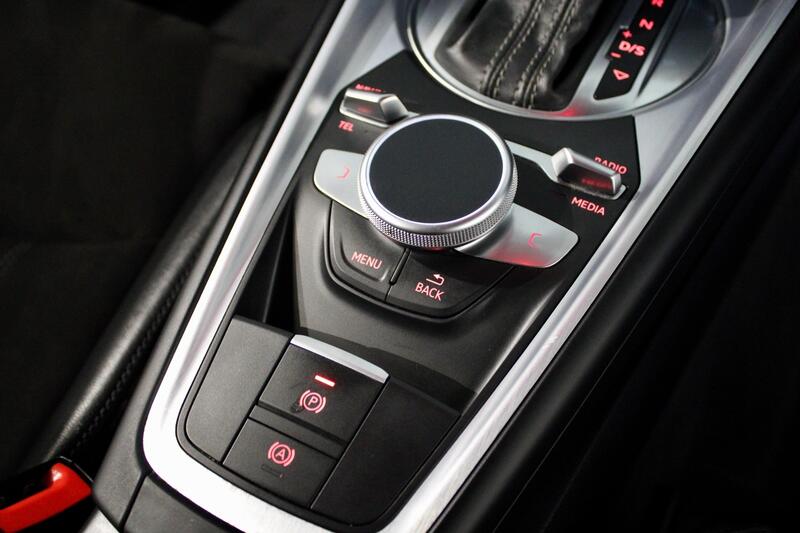 AUDI TT