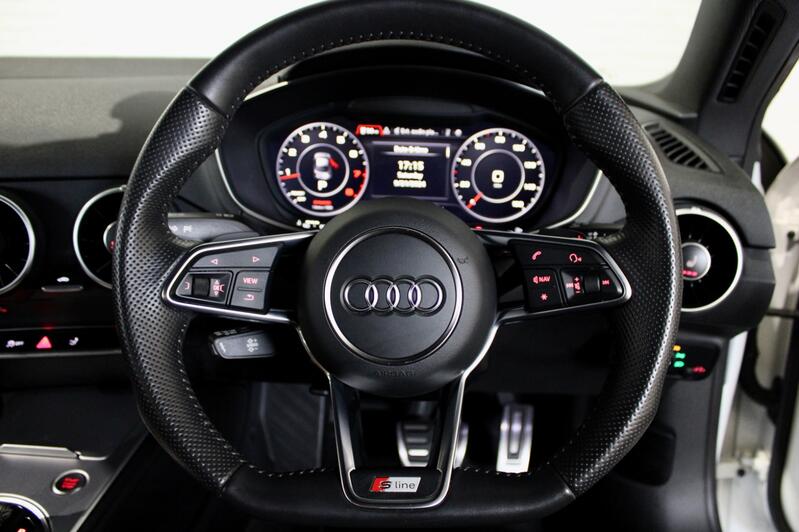 AUDI TT