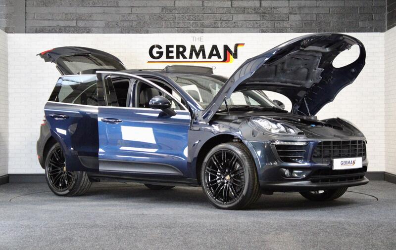 PORSCHE MACAN