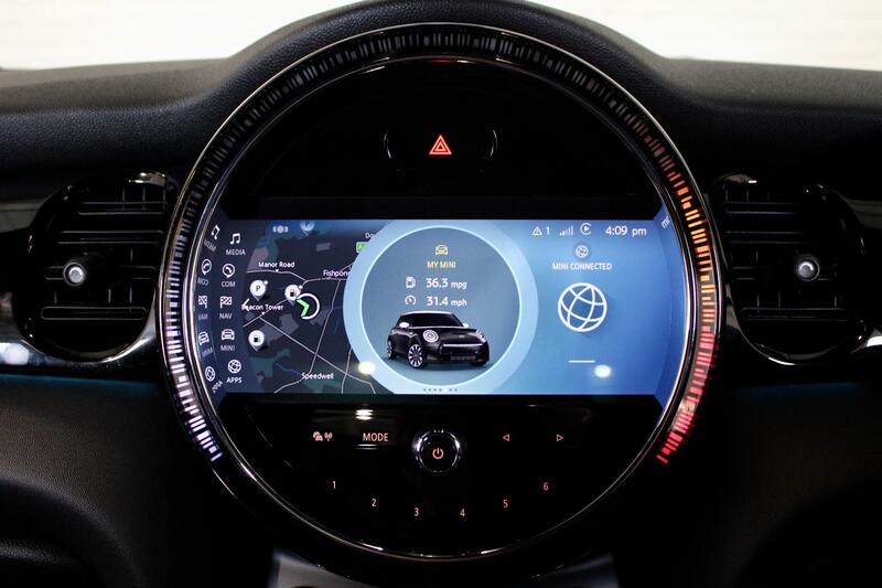 MINI HATCH