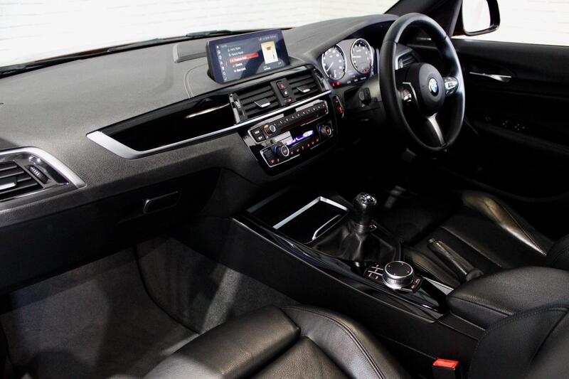 BMW 1 SERIES