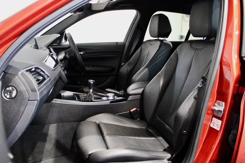 BMW 1 SERIES