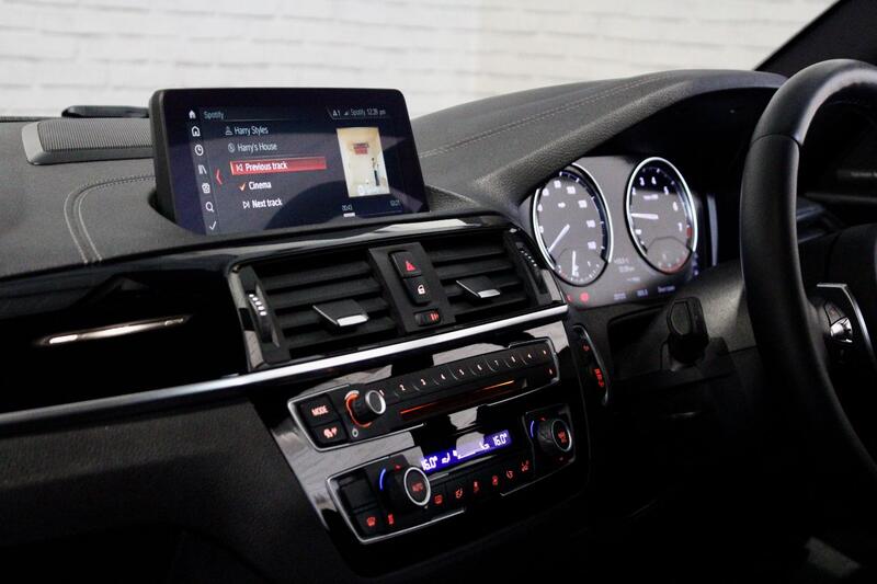 BMW 1 SERIES