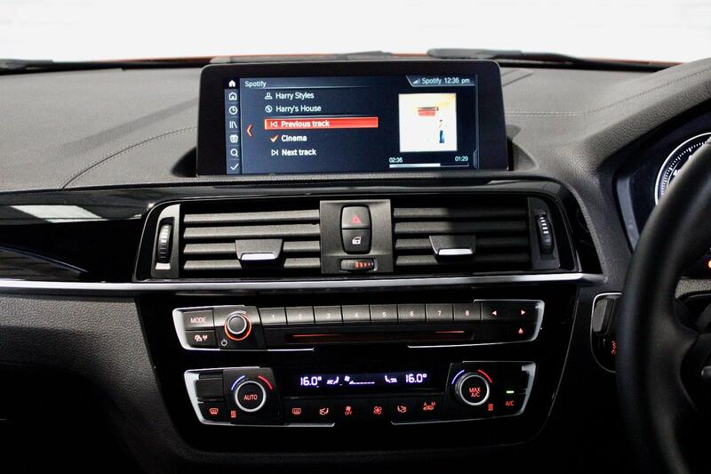 BMW 1 SERIES