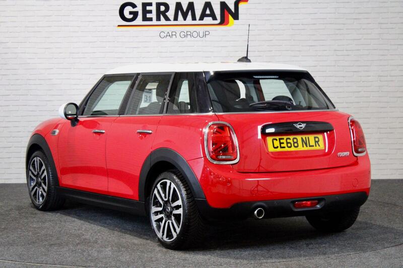 MINI HATCH