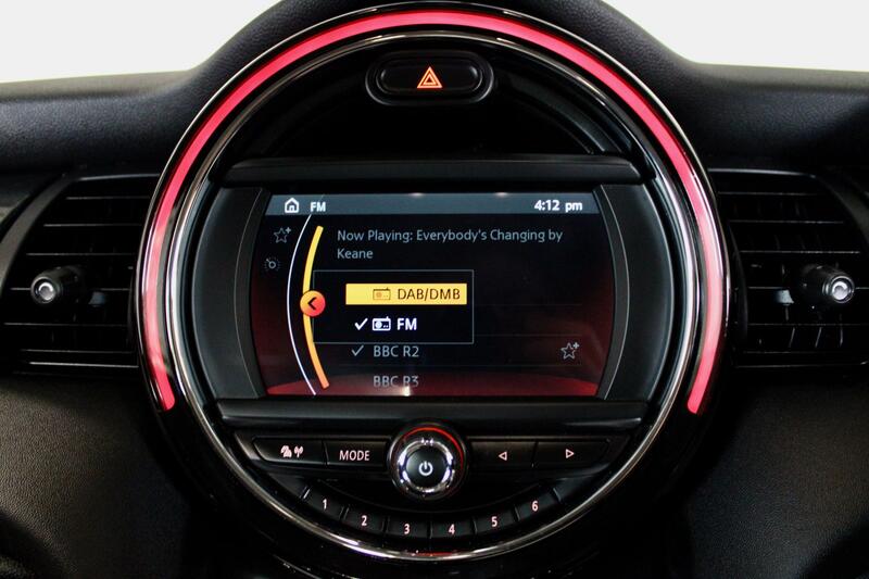 MINI HATCH