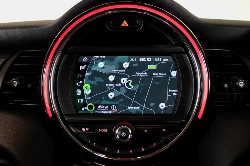 MINI HATCH