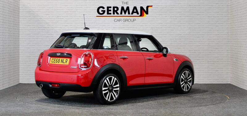 MINI HATCH