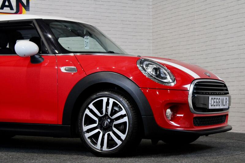 MINI HATCH