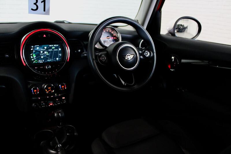 MINI HATCH