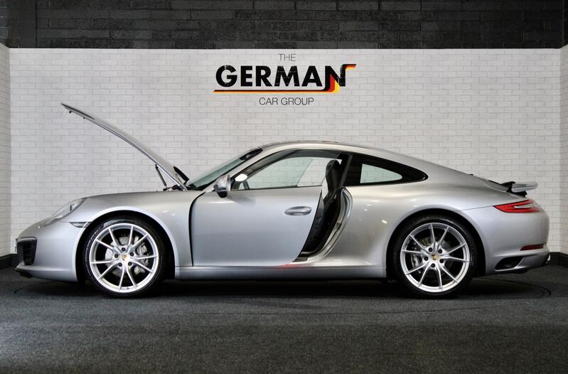 PORSCHE 911