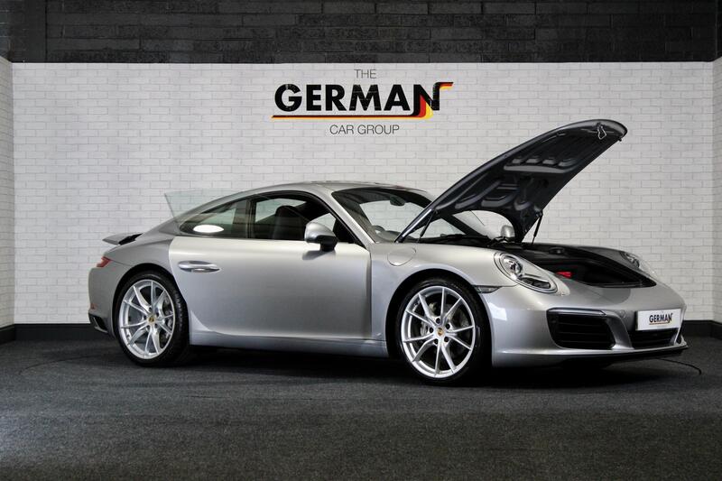 PORSCHE 911