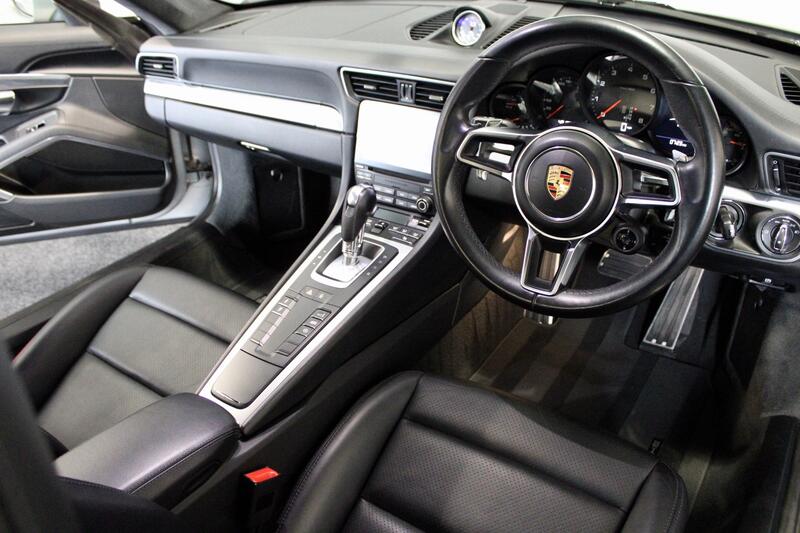 PORSCHE 911