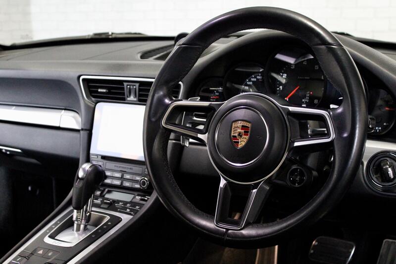PORSCHE 911