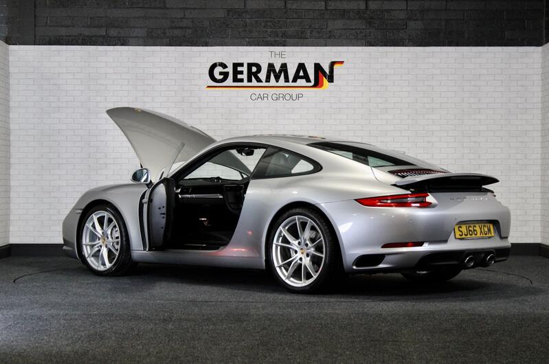 PORSCHE 911