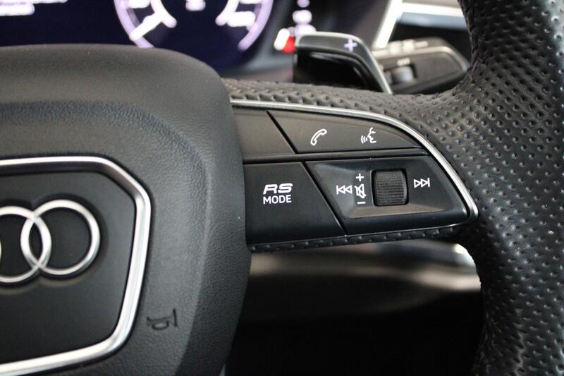 AUDI RS Q3
