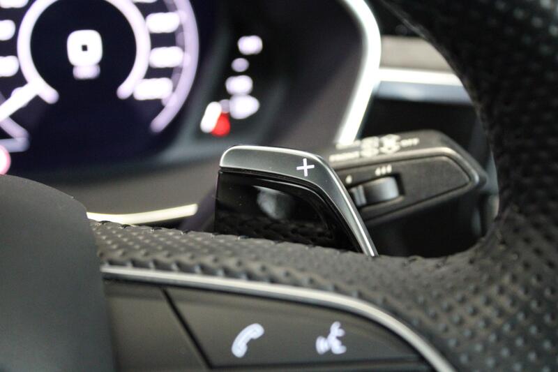 AUDI RS Q3