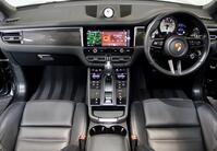 PORSCHE MACAN (2022)