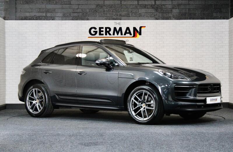 PORSCHE MACAN