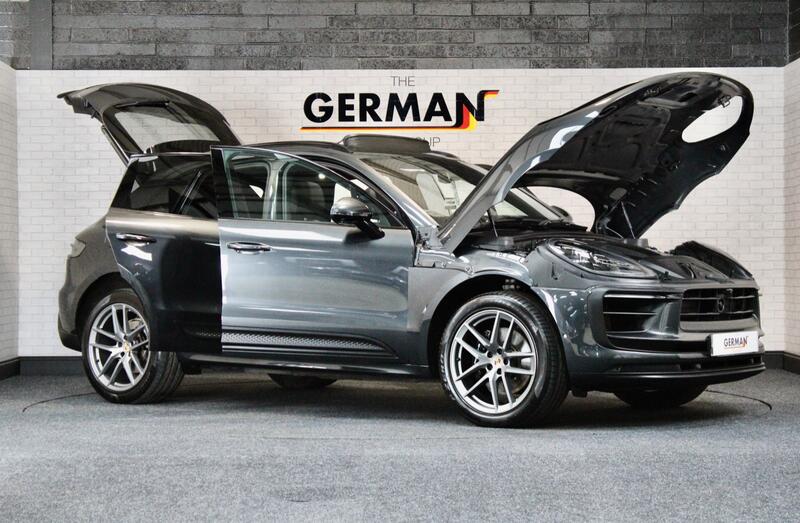 PORSCHE MACAN