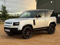 LAND ROVER DEFENDER 90 (2023)