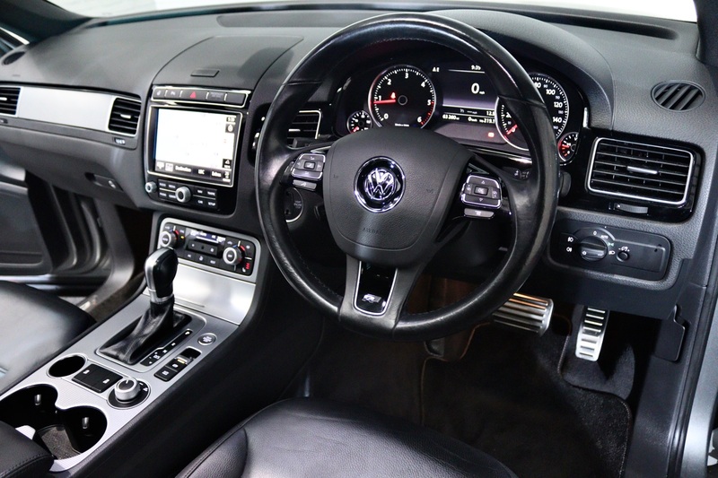 VOLKSWAGEN TOUAREG