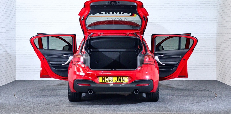 BMW 1 SERIES